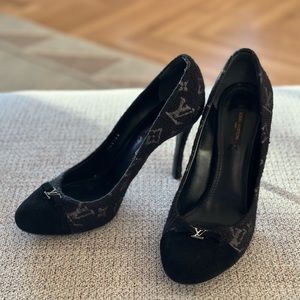 Like New Louis Vuitton Heels
